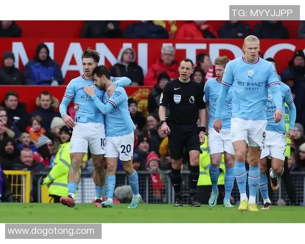 曼联与曼城激战四月二十五日精彩录像回顾与赛后分析 曼联与曼城激战四月二十五日精彩录像回顾与赛后分析